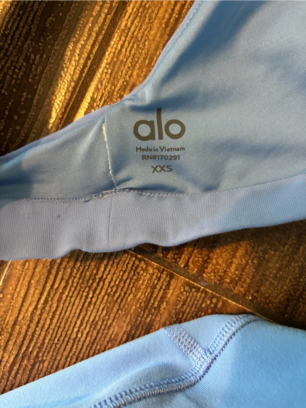 NWT ALO Yoga Splendor Bra & Airbrush Leggings Set XS/XXS (Crystal Clear Blue)